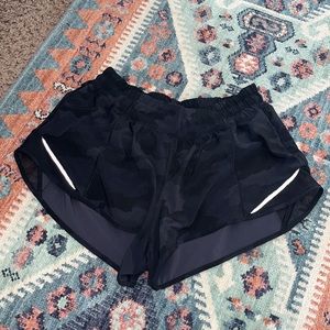 Lululemon Hotty Hot short